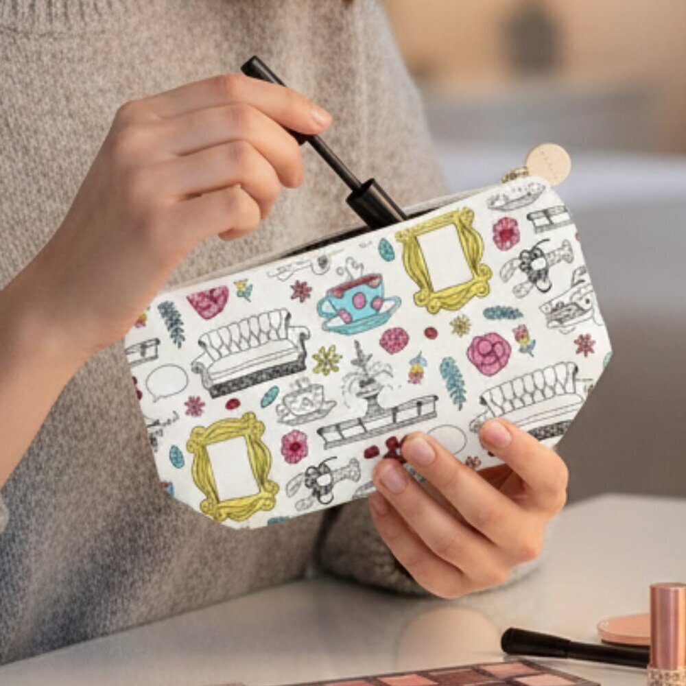 Friends Makeup Cosmetics Storage Bag, New - Picture 1 of 6